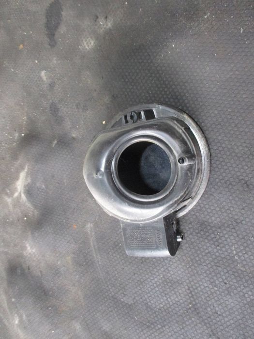 Klapka wlewu paliwa Fiat Punto Evo 876