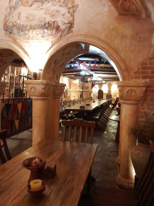 СРОЧНО продам готовый бизнес в Центре,действующий ресторан с ремонтом.