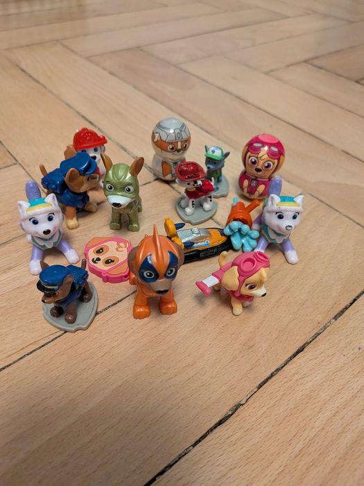 Psi Patrok - Garść figurek