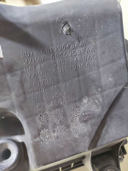 jeep grand cherokee wk2 summit 3.0 CRD obudowa filtra powietrza