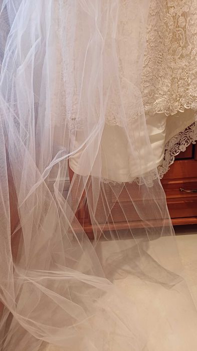 Sprzedam  suknię  ślubną  ecru