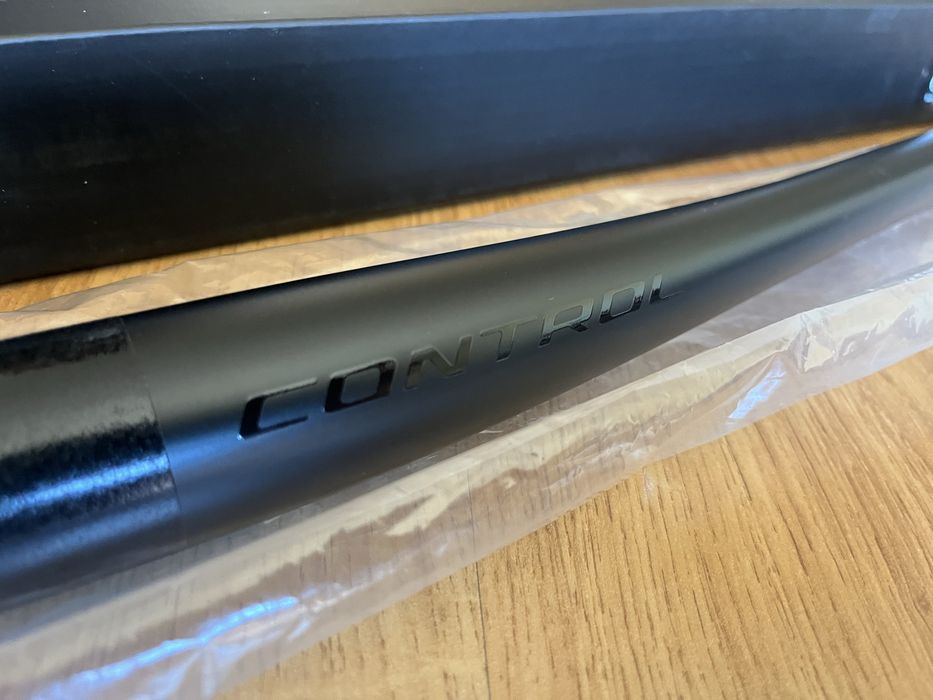 Guiador BTT em carbono Specialized Roval Control 780mm x 35.0mm Flat