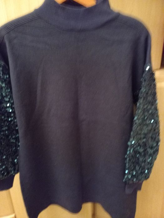 Світер зелений з пайетками 54-58 450 грн