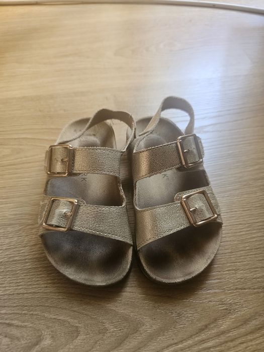 Calçado Tênis sandálias menina criança