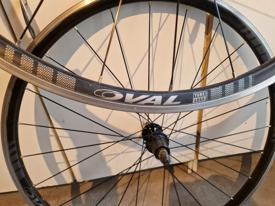 Koła szosowe Oval 28"