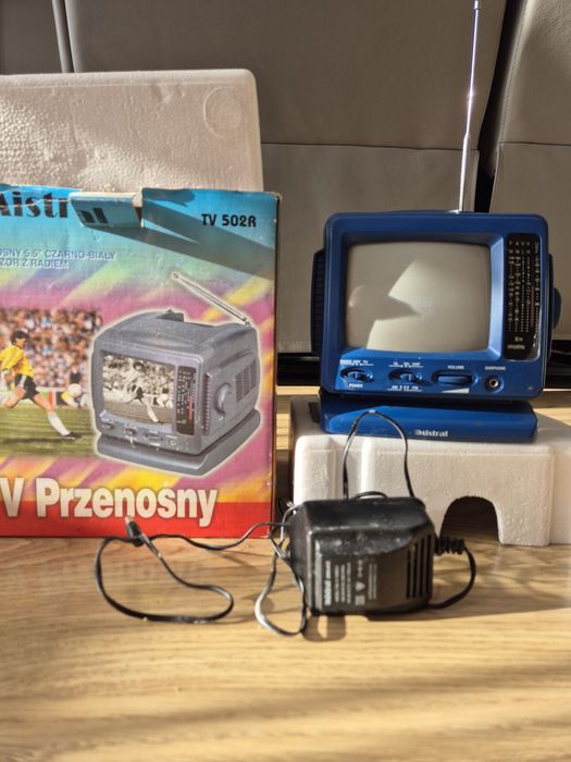 TV przenośny 5,5" czarno-bialy z radiem