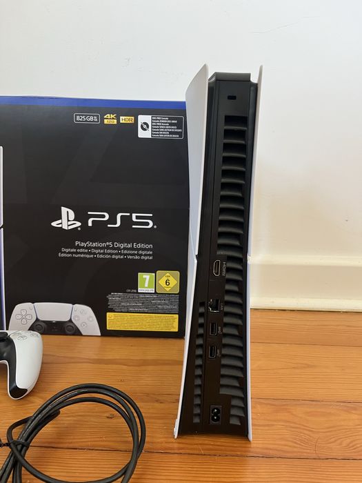 Ps5 Digital Edition (mod slim) 825gb - como nova c/garantia CeX ate 2030