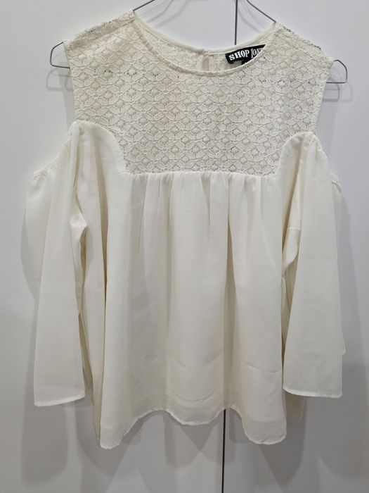 Blusa pérola rendada, sem ombros