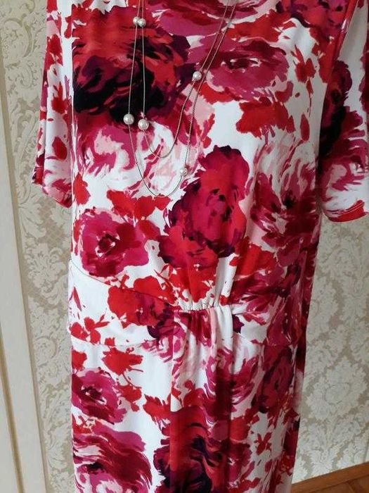 Нарядное  платье по фигуре цветочный принт, бренд, Emanuele Gelmetti