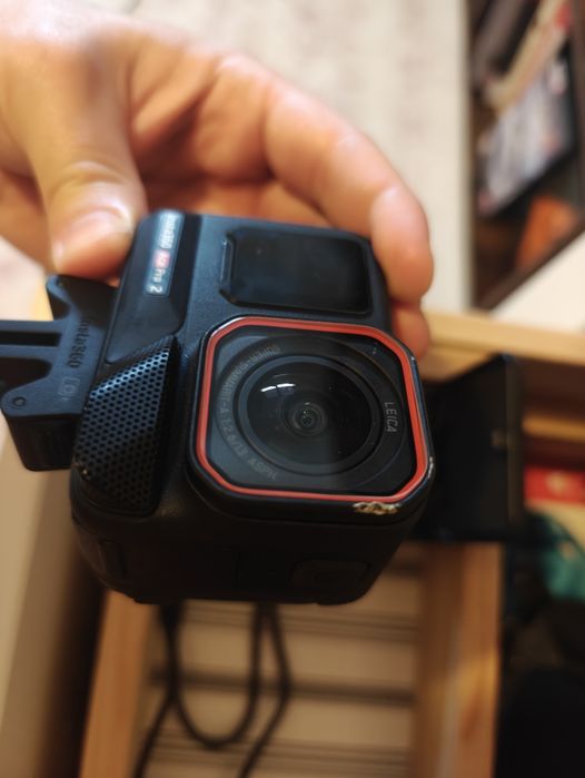 Insta 360 ace pro 2