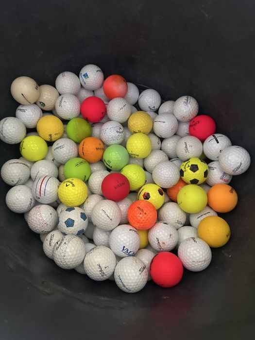 Bolas de golf  usadas muitas como novas