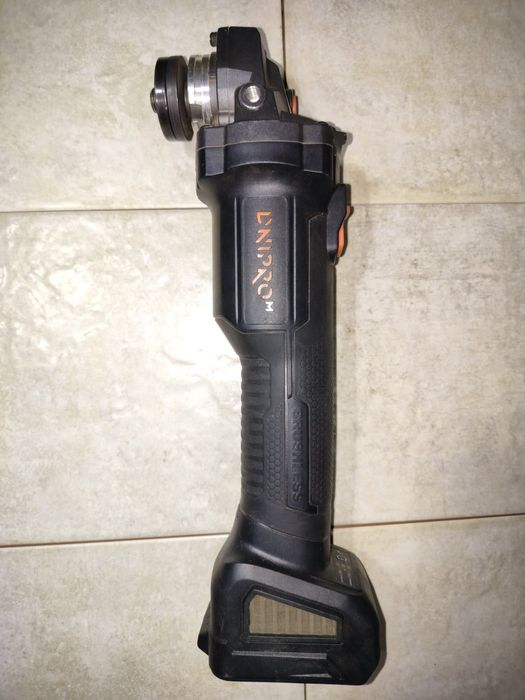 Акумуляторна Болгарка Dnipro-M DGA 201 BC Ultra. (Б/В).