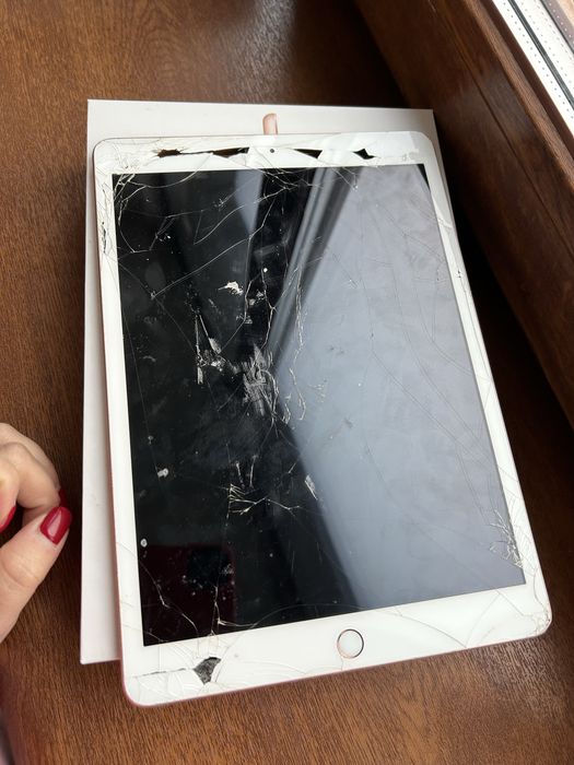 Планшет ipad 8