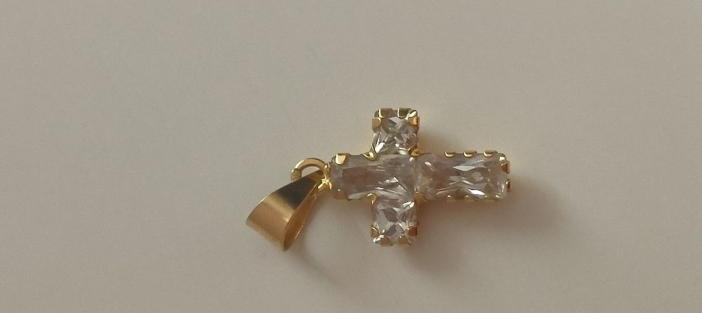 Pendente cruz em ouro