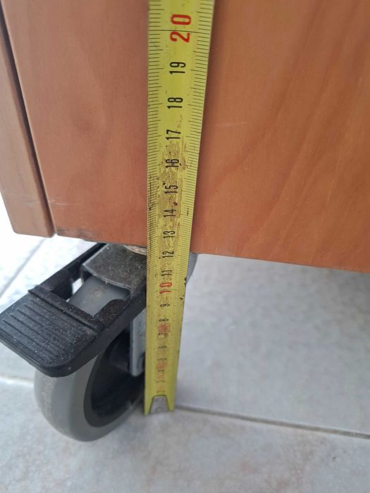 Cómoda/carrinho de apoio Ikea