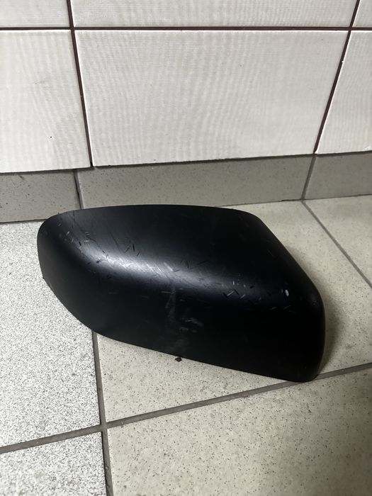 Накладка на праве зеркало Land Rover  LR019961 3304-514