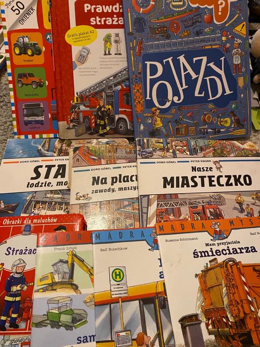 Zestaw książek o pojazdach, strażakach statkach prawdziwi strażacy