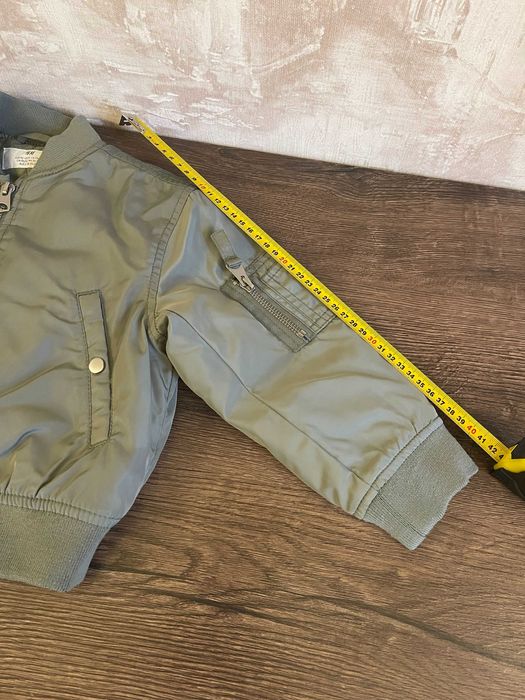 Курточка-бомбер h&m дитяча 92 см в ідеальному стані на блискавці