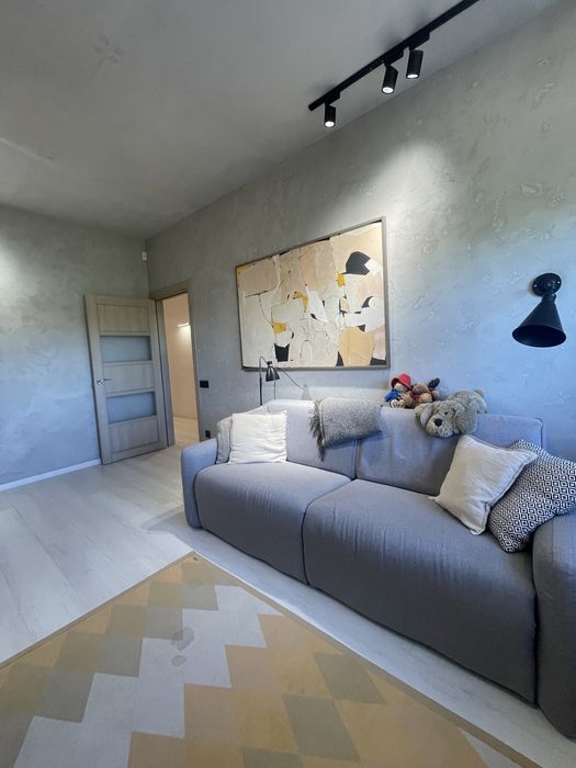 Красива стильна квртира на 6 Фонтана. Три спальні.