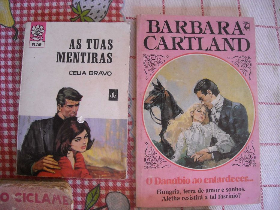 Livros antigos coleccao Flor / Colombine / Ciclame / Barbara Cartland
