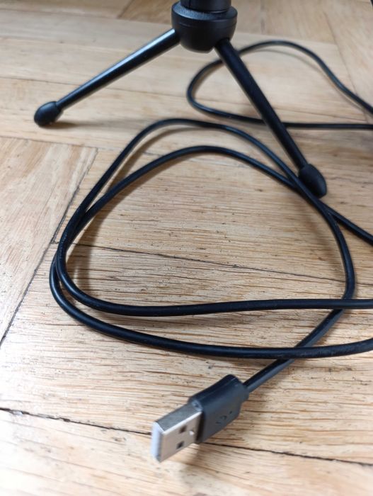 Mikrofon studyjny Blow z filtrem gąbka+podstawka w formie tripodu