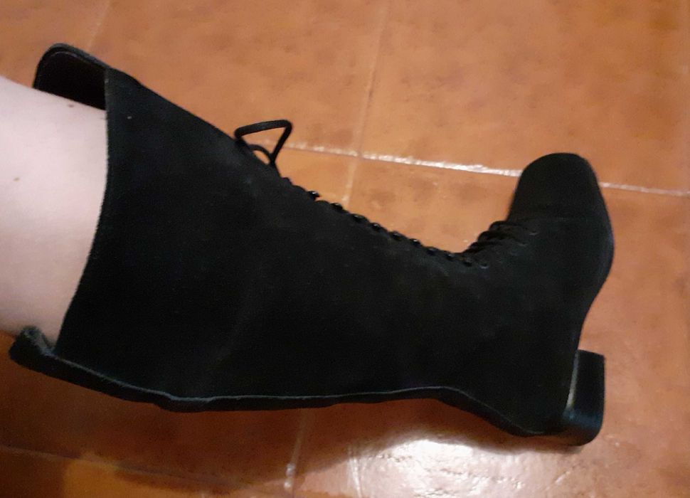 Botas cano alto atacadores em camurça pretas 36
