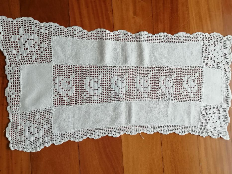 Crochet Table Centerpiece, Various Models Starting From64584410725635121