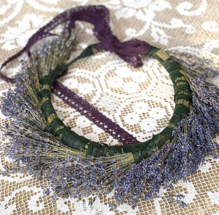 Чарівний ароматний вінок на голову з лаванди