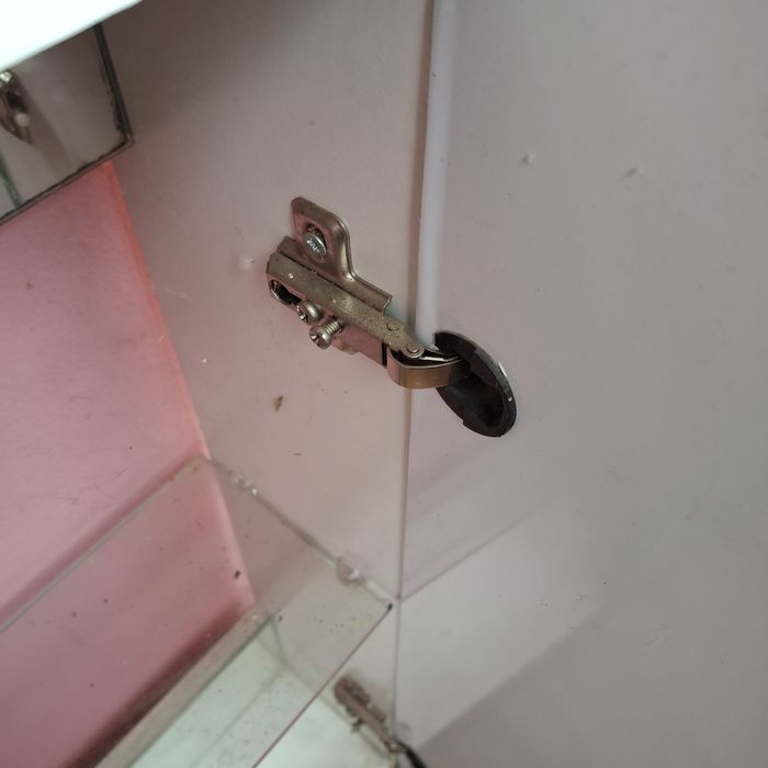 Шафа із дзеркалом настінна для ванної кімнати, б/в