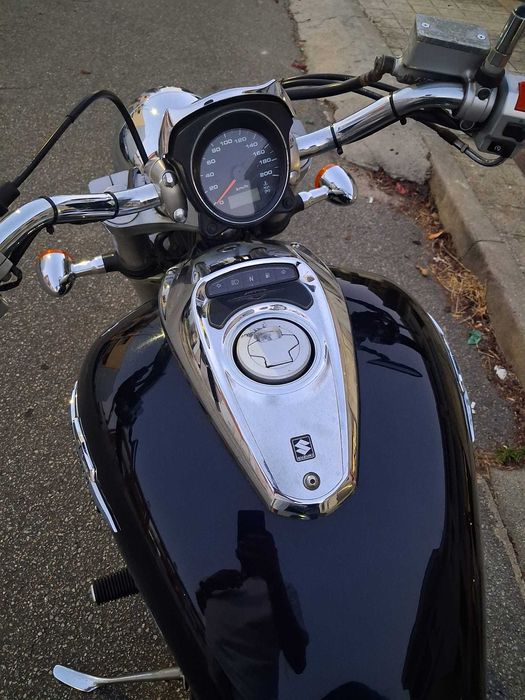 Suzuki Intruder 800