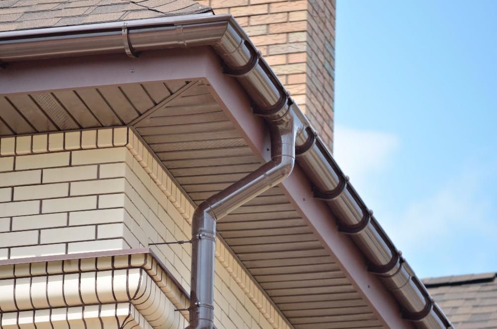Водостічні системи і софіт сайдинг