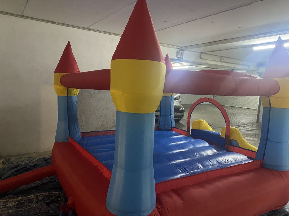 Insuflavel castelo em nylon