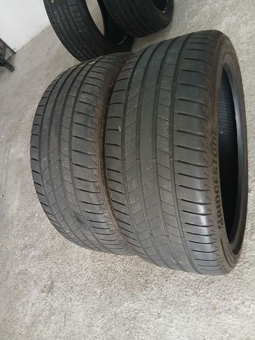 2 Pneus 235/40R19 Bridgestone