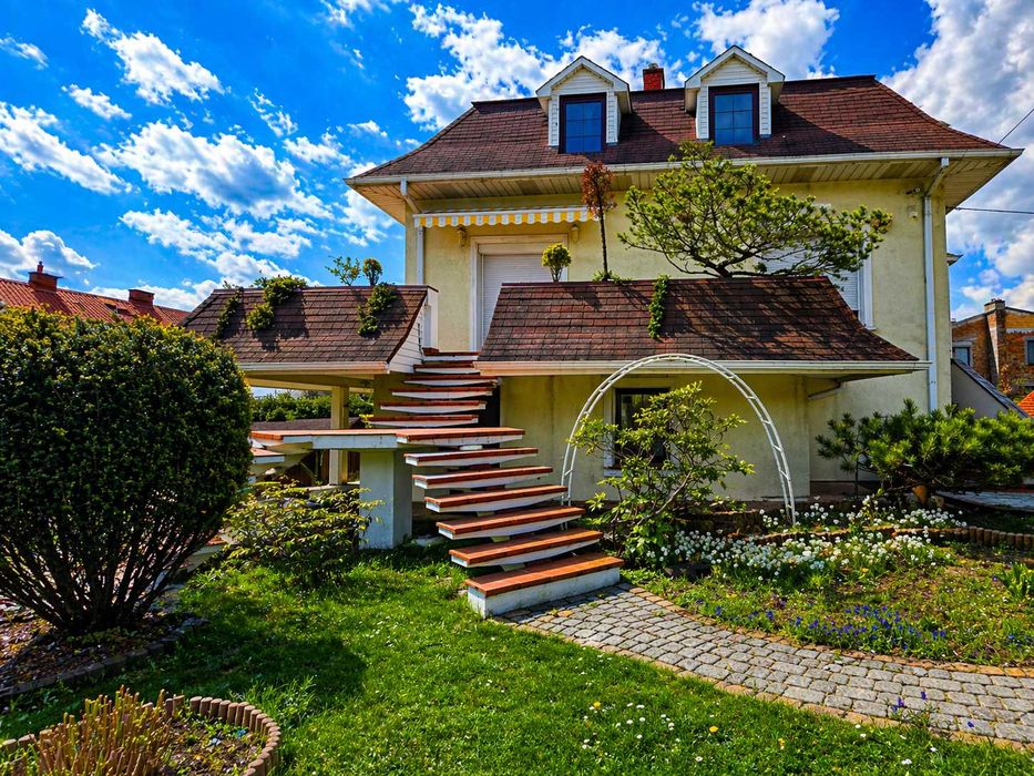 Dom wolnostojący z basenem/Mogilany/ Piękny widok/wysoki standard250m2