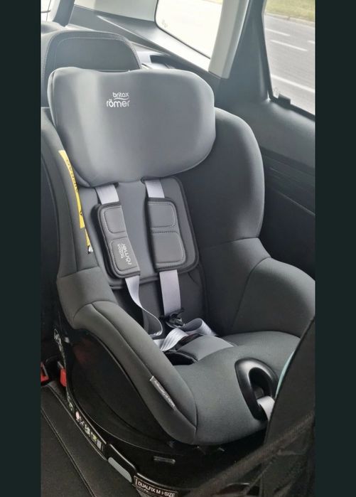 Автокресло Britax-Romer Dualfix з 3 міс. до 4 років