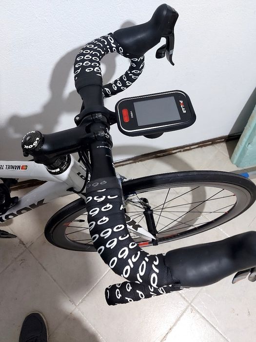 Bicicleta estrada em fibra de carbono