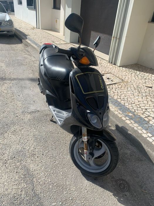 Motocicleta a gasolina