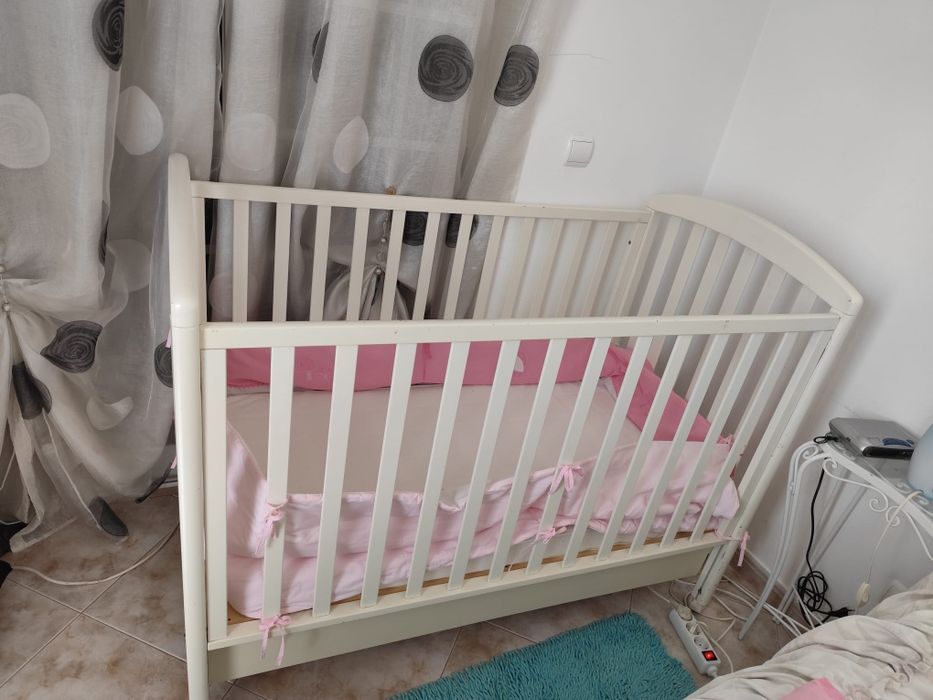 Cama de bebe branca, ikea