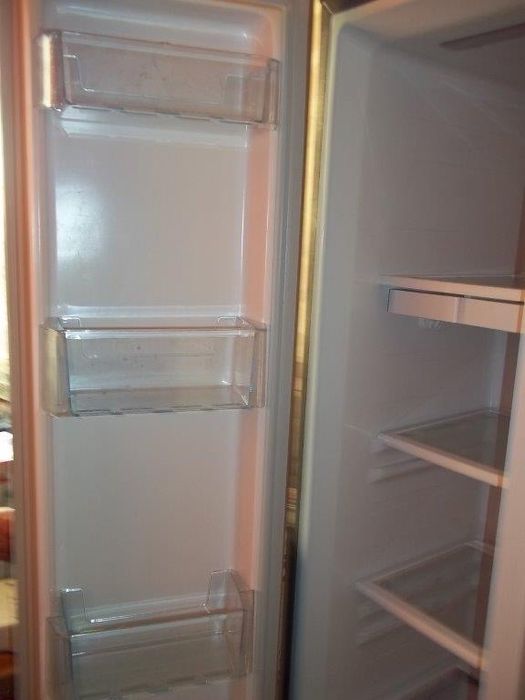 Lodówko-zamrażarka dwudrzwiowa prawie nowa Daewoo frn-x22B3S