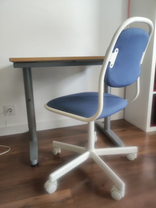 Conjunto secretária e cadeira de escritório para jovens