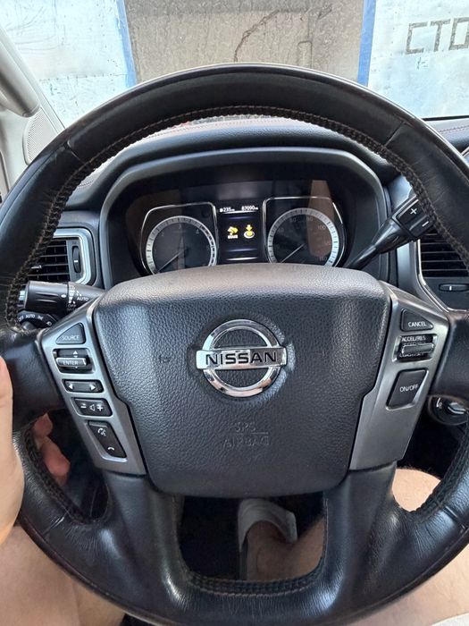 Nissan Titan platinum 2018