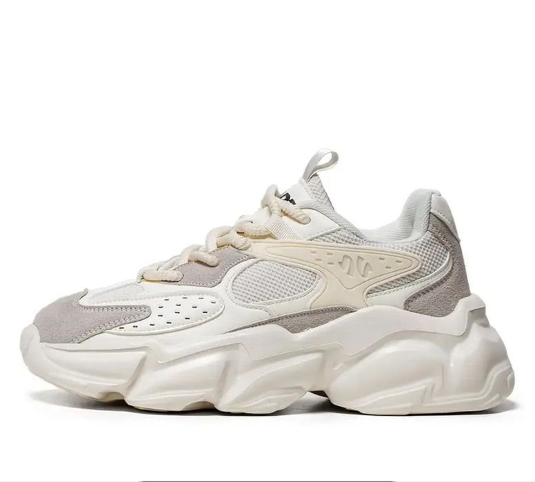 Кросівки чоловічі