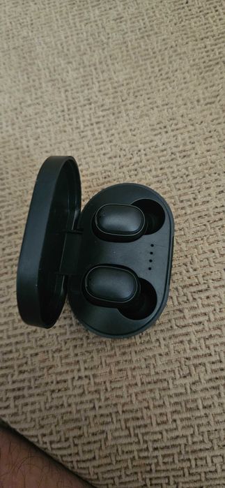 Auriculares Sem Fios Bluetooth TWS com Caixa de Carregamento (Novos)
