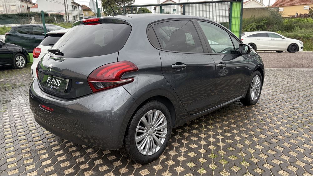PEUGEOT 208 1.2 PureTech