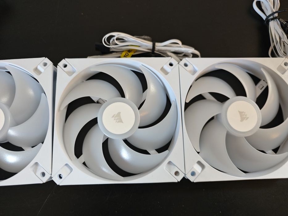 Ventoinhas Corsair AF120 RGB Elite