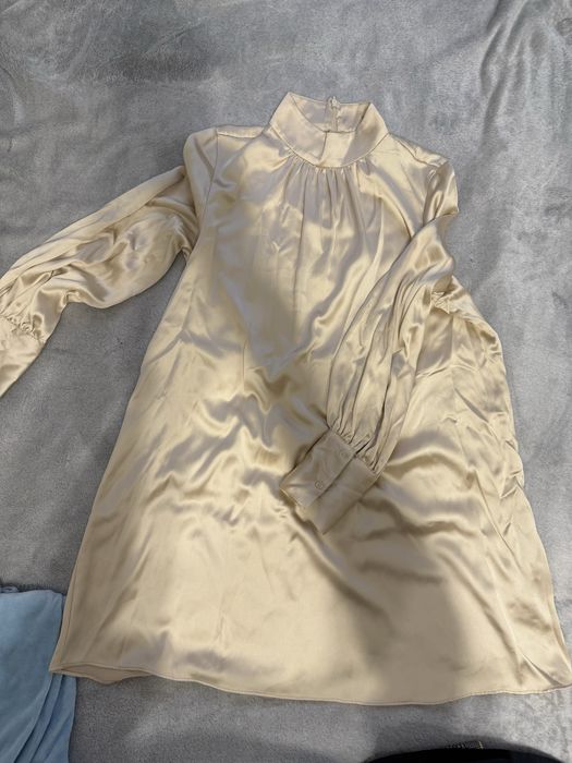 Сукні яскраві, святкові і наскожен день