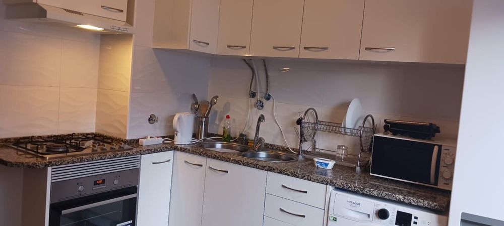 Quarto mobiliado para arrendamentos