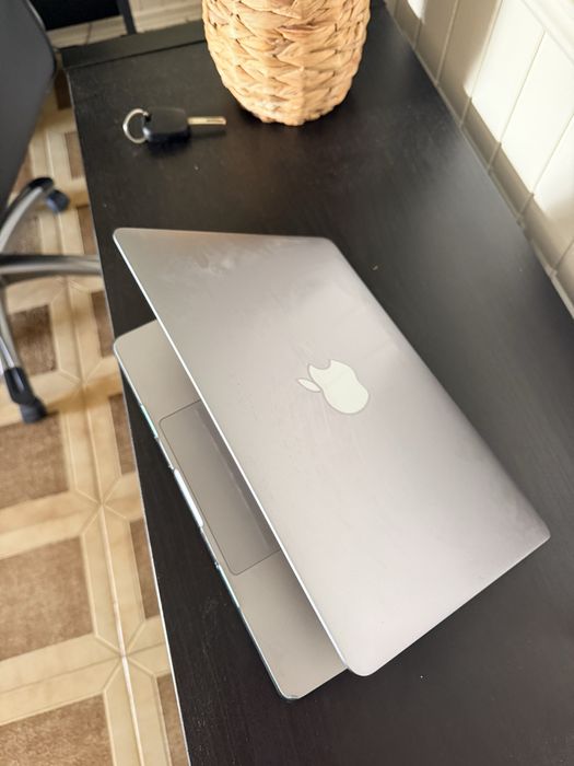 Macbook Pro M1 Touch bar 16gbs ram 245 gbs SSD