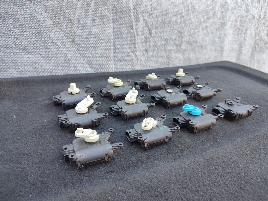 Моторчик заслонки пічки Пассат Б6 Б7 Октавія А5 Гольф 6 Заслонка печки