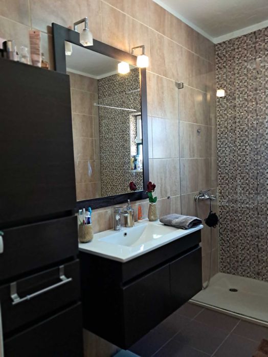 T2 com Excelente Terraço em Pechão – Conforto e Luminosidade